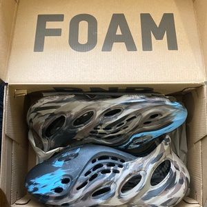 FOAM YEEZYS RNR